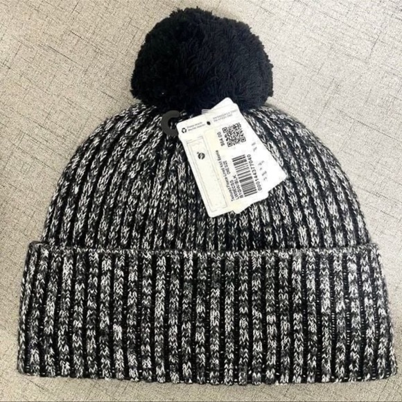 Lululemon Textured Knit Sherpa Lined Beanie Winter Hat Black & White NWT main image 5